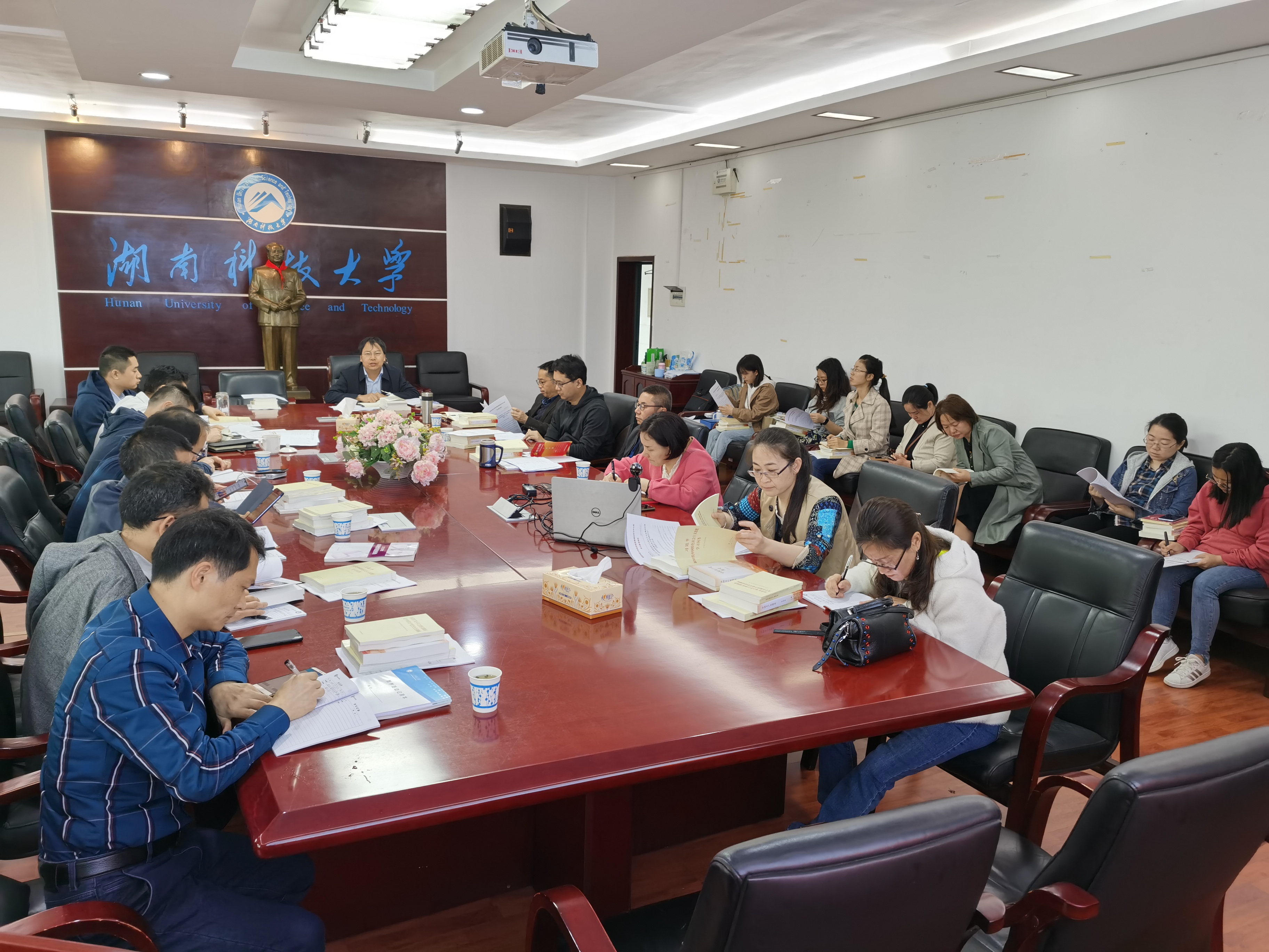 0c31160b2afe4e52877140f041b04fed.jpg 0c31160b2afe4e52877140f041b04fed.jpg