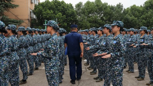 3e0e7db27471491db3cc43442846adec.jpg 列队检查(1).jpg