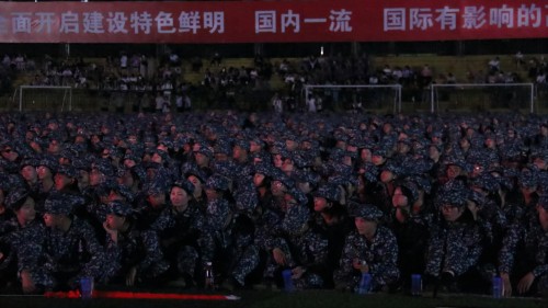 8578f11a7c534f8185a6e384e24da459.jpg 新生观看开学第一课(1).jpg