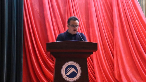 c15267b4121a4ed09b4dbfc18d06a162.jpg 维多利亚vic115优惠大厅院长致辞(1).jpg