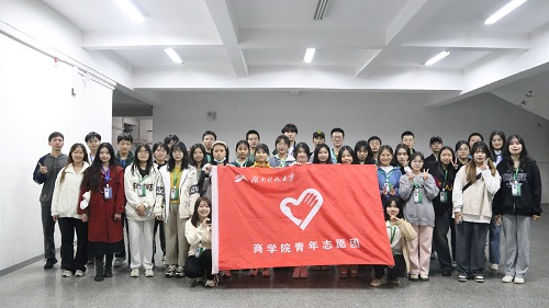 b334ecc016d2476aa50b01d0866ec683.jpg 合影留念.jpg