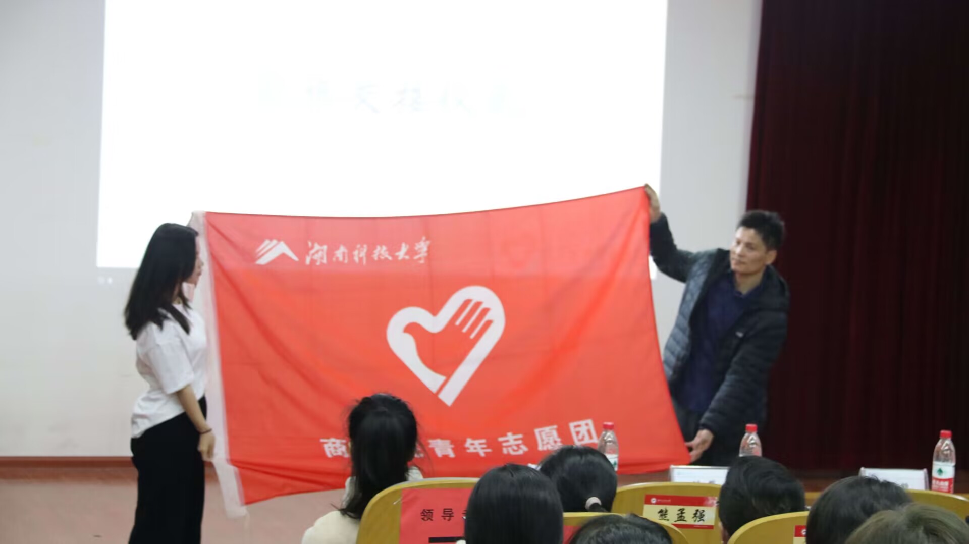 b529a3edfe2d41aebd181b90ceccb476.jpg b529a3edfe2d41aebd181b90ceccb476.jpg