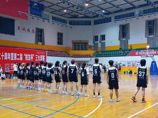 e47bb8e4ace449388891910765261b88.jpg 决赛场上.jpg