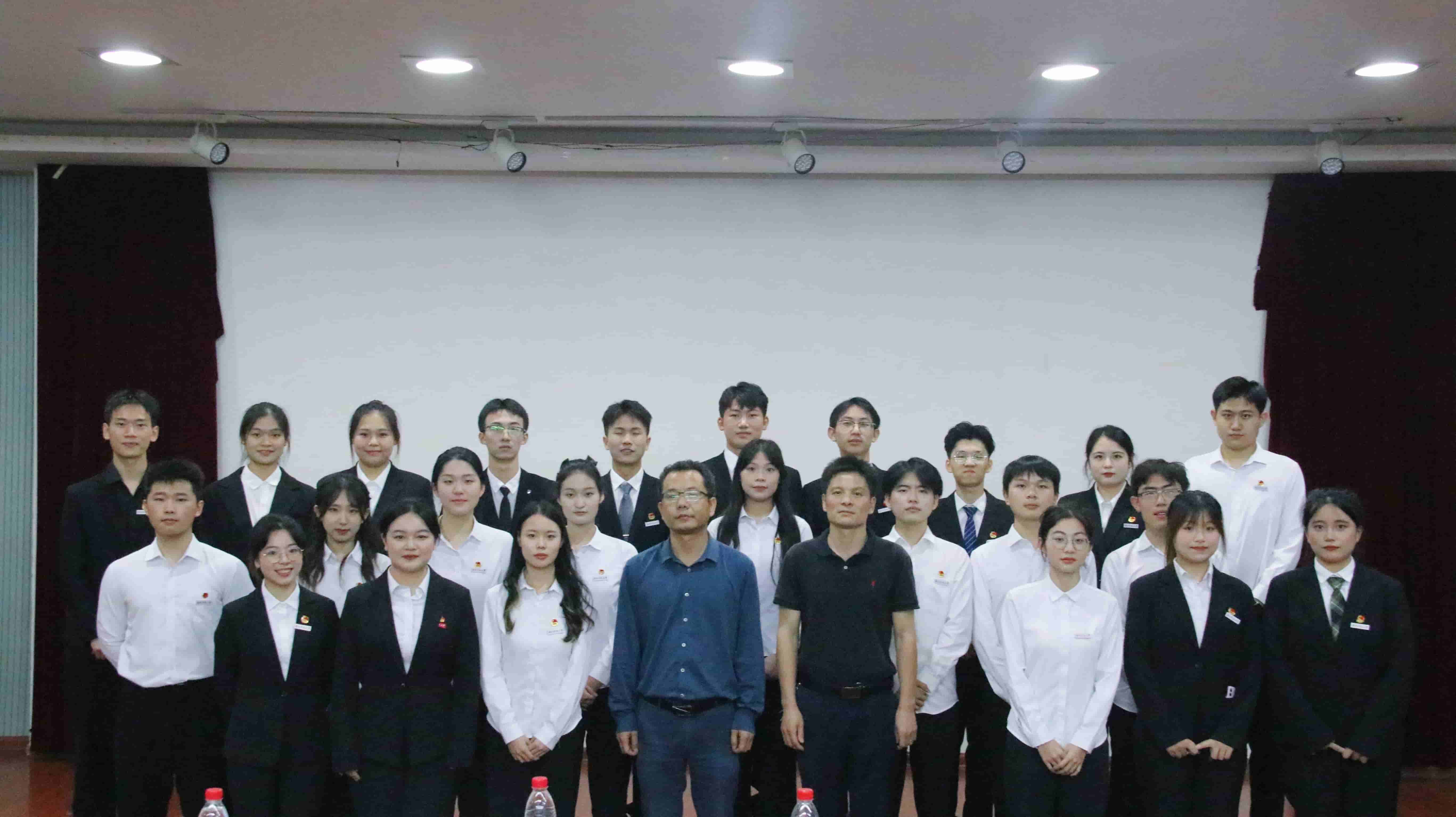 41a518277d9a42b38617049757e4ac5f.jpg 41a518277d9a42b38617049757e4ac5f.jpg