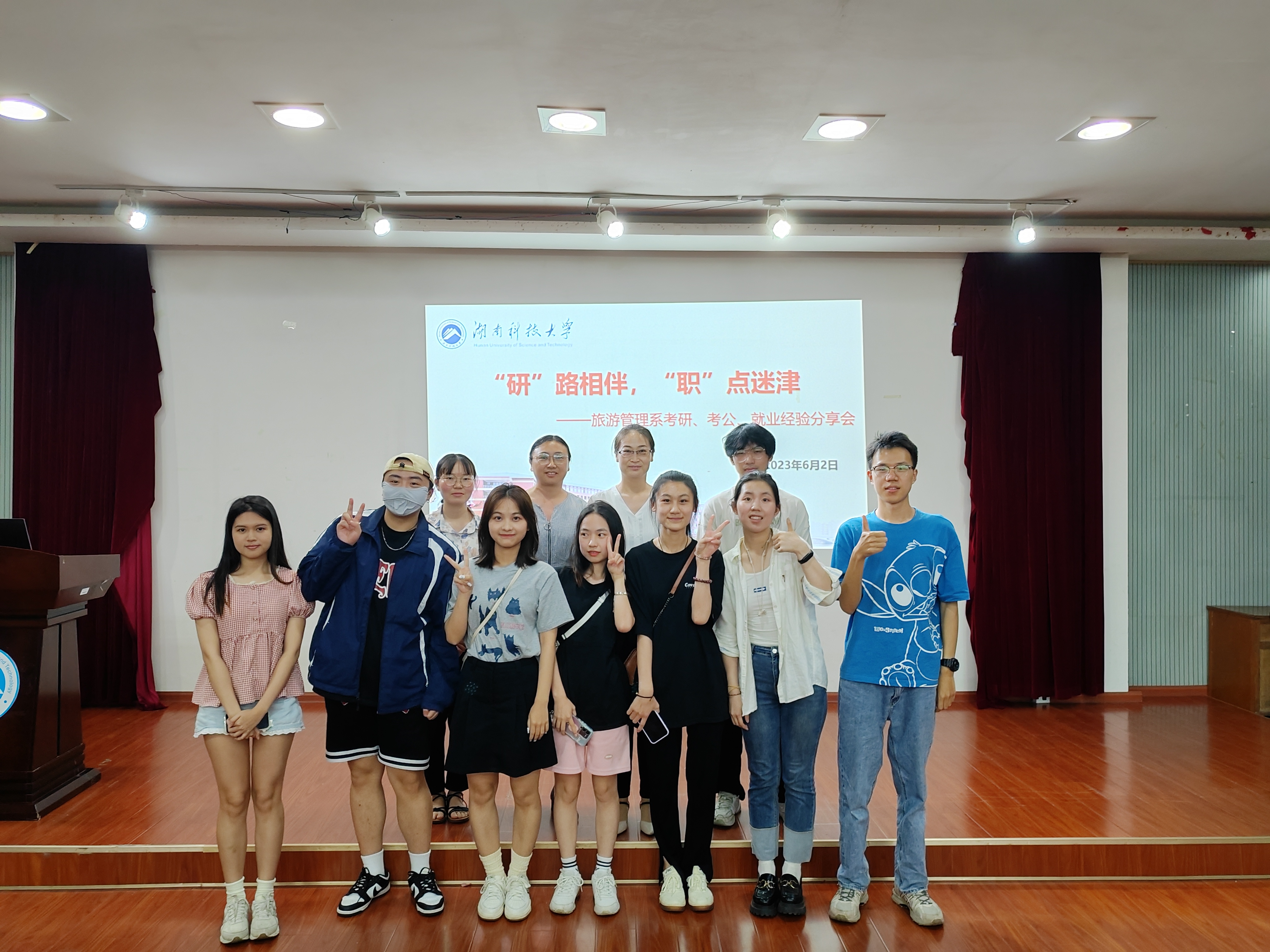 b40152186cd442f6a3ebc043ccfcf605.jpg b40152186cd442f6a3ebc043ccfcf605.jpg