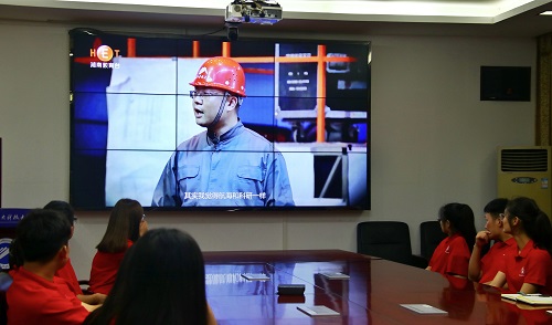 810a1667cfc54cae877dc0fa3a4aaacd.jpg 观看现场2.jpg