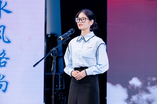 f766509f1f0f4f26b6c112036038e1f8.jpg 维多利亚vic115优惠大厅肖敏演讲.jpg