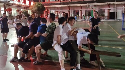 8b8d1fbad7014e50aad4c270f61dfbf6.jpg 4.jpg