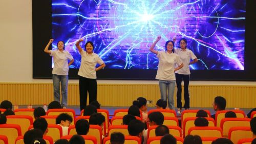 def88599f5b14bb1802714d43f2b6911.jpg 2.jpg