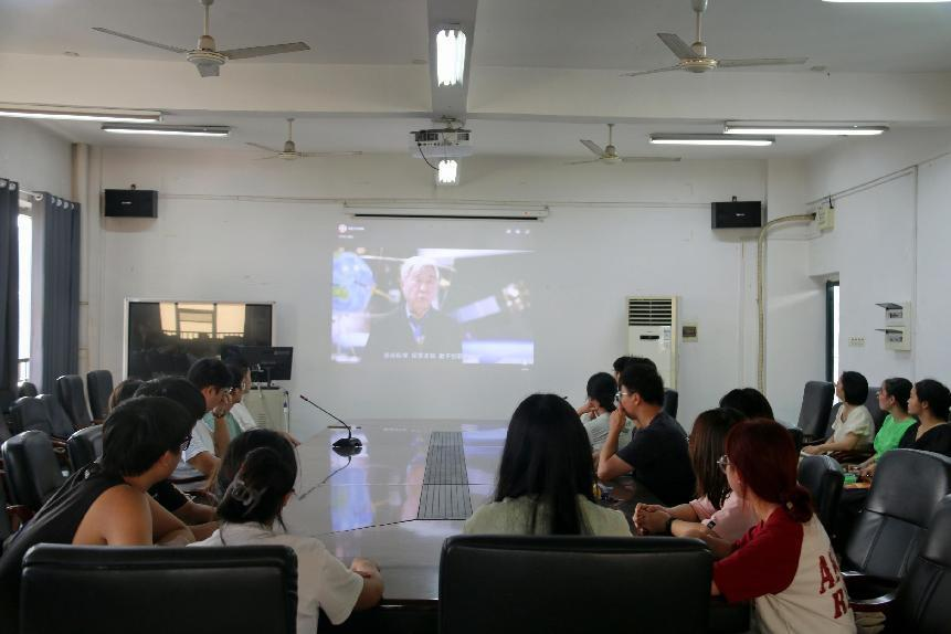 4acacd446af148efb8043595f8030b8b.png 4acacd446af148efb8043595f8030b8b.png